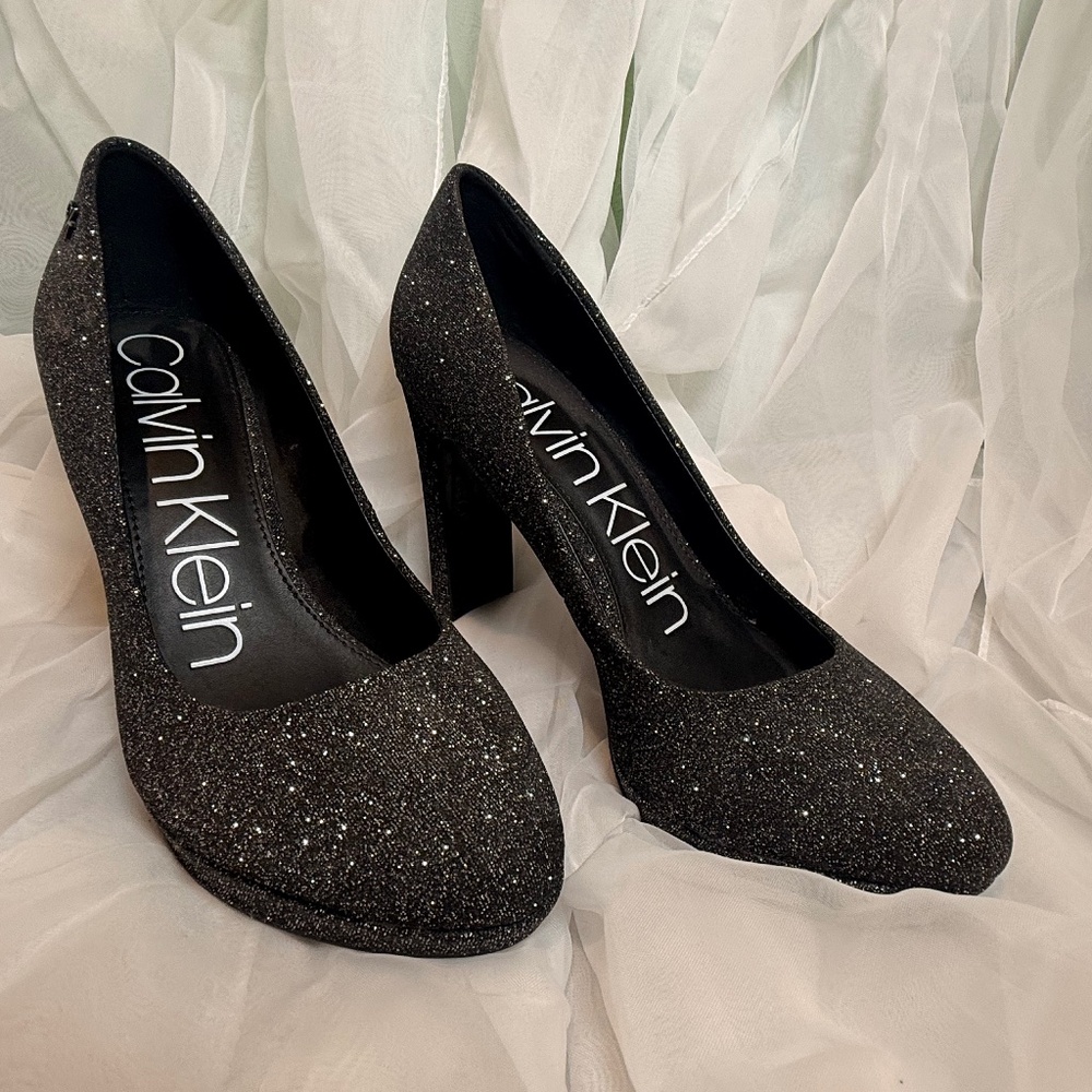 Brand New/Never worn Calvin Klein Premda Platform Pump heels